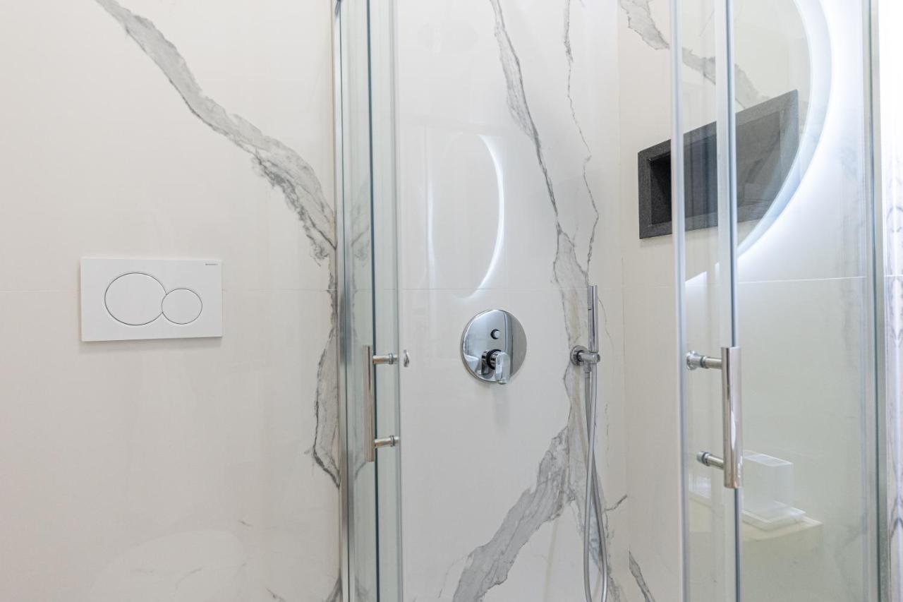 Suite Apartment Capri Con Jacuzzi In Piazzetta ภายนอก รูปภาพ