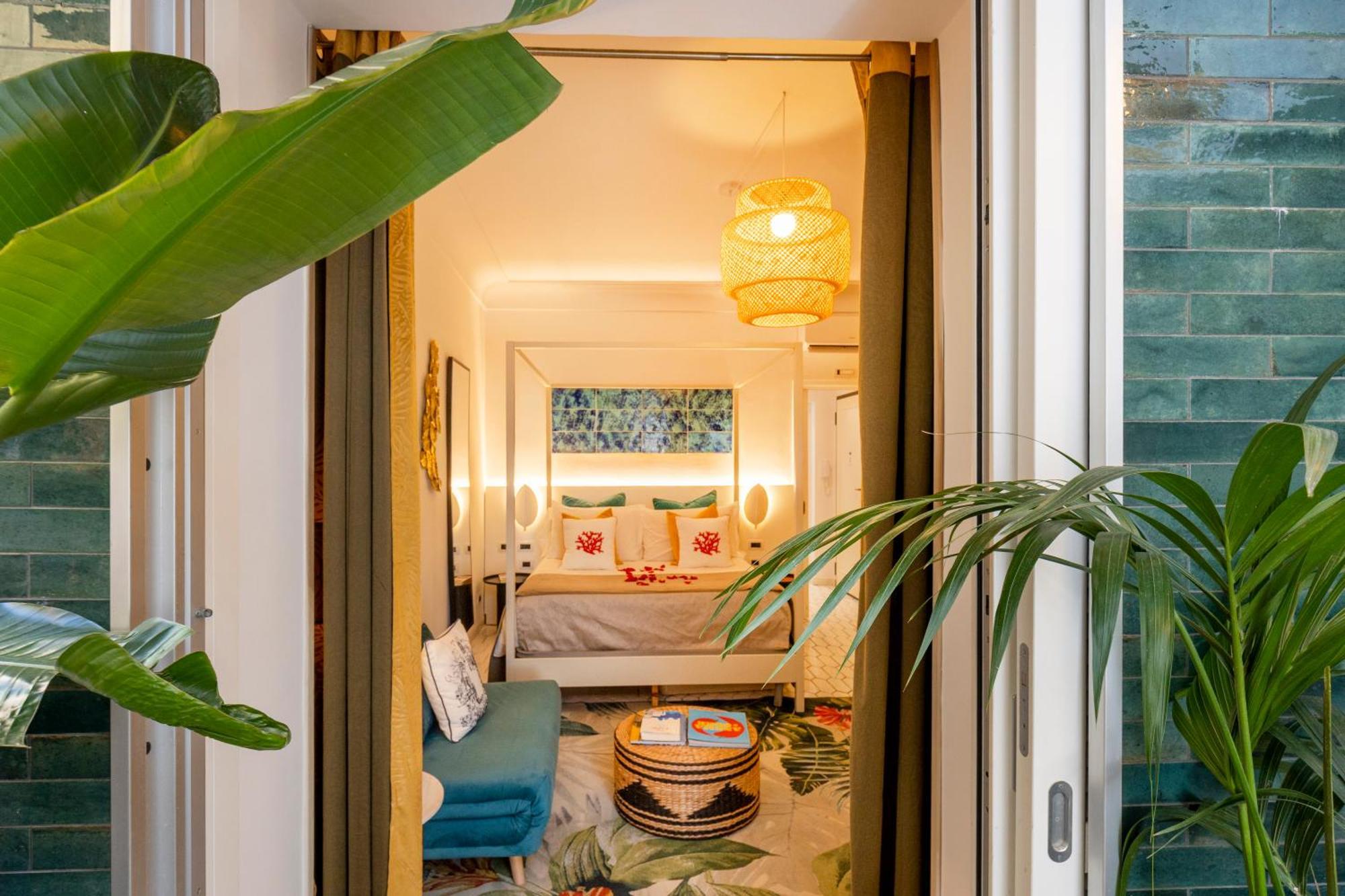Suite Apartment Capri Con Jacuzzi In Piazzetta ภายนอก รูปภาพ